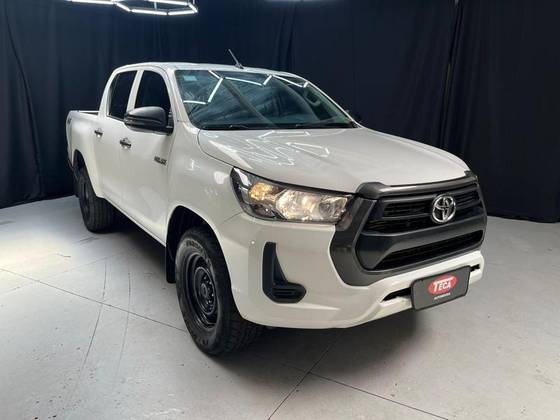TOYOTA HILUX 2.8 D-4D TURBO DIESEL CD POWER PACK 4X4 MANUAL